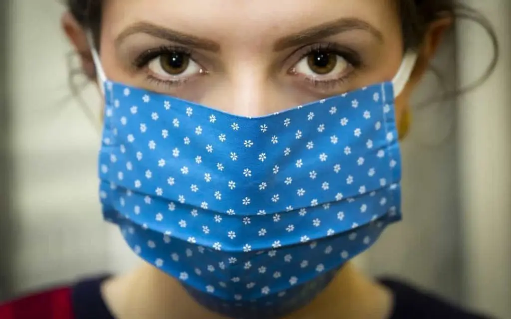 LA FALACIA DEL PENSAMIENTO POSTIVO: Pensamientos y emociones en la pandemia del coronavirus